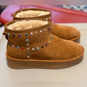 Steve Madden / COMFY CHESTNUT SUEDE RHINESTONES Size 9